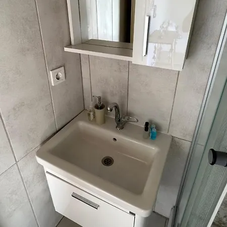 Cunda Nazimaki Hotel *